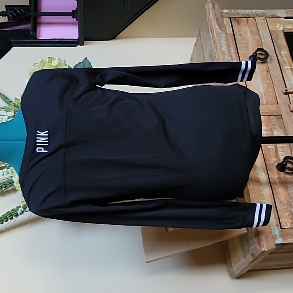 PINK Victoria's Secret Tee - SZ XS - Picture 4 of 6